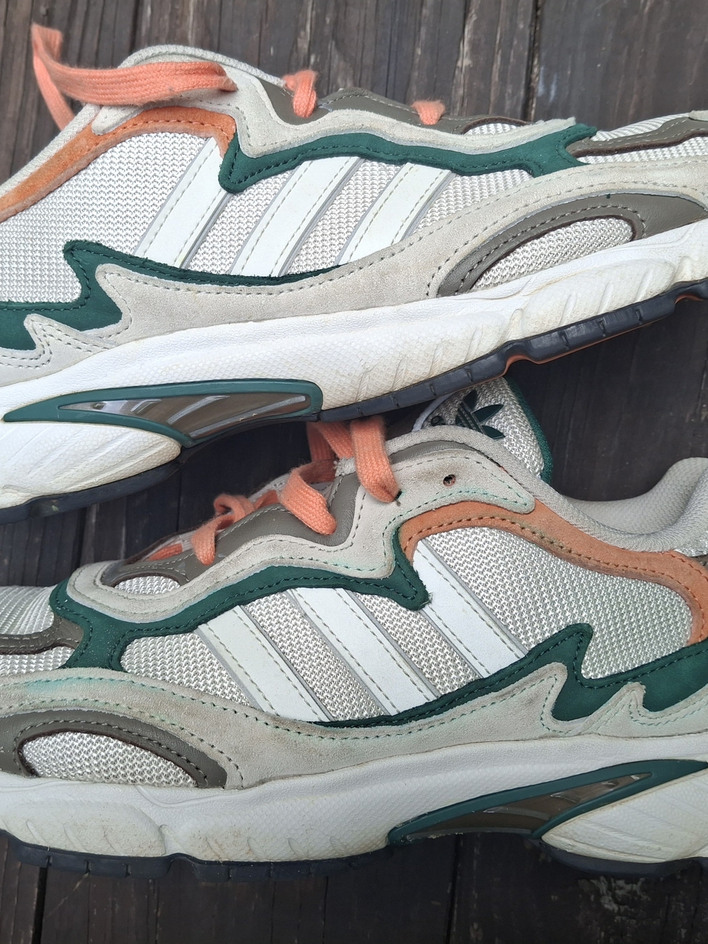 Adidas Temper Run White Mesh Sneakers with Teal & Peach Accents 9.5